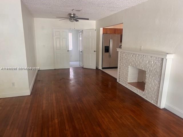 2530 Roosevelt St # 1