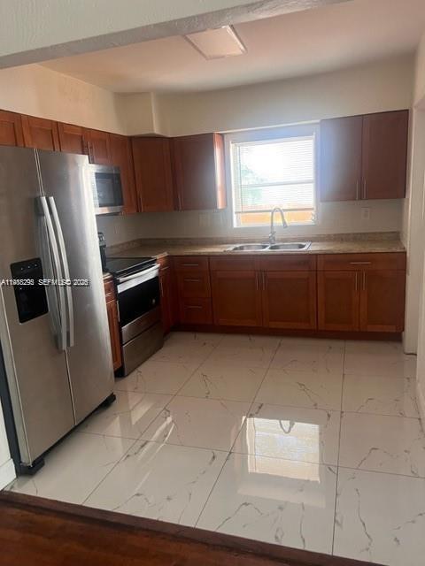 2530 Roosevelt St # 1
