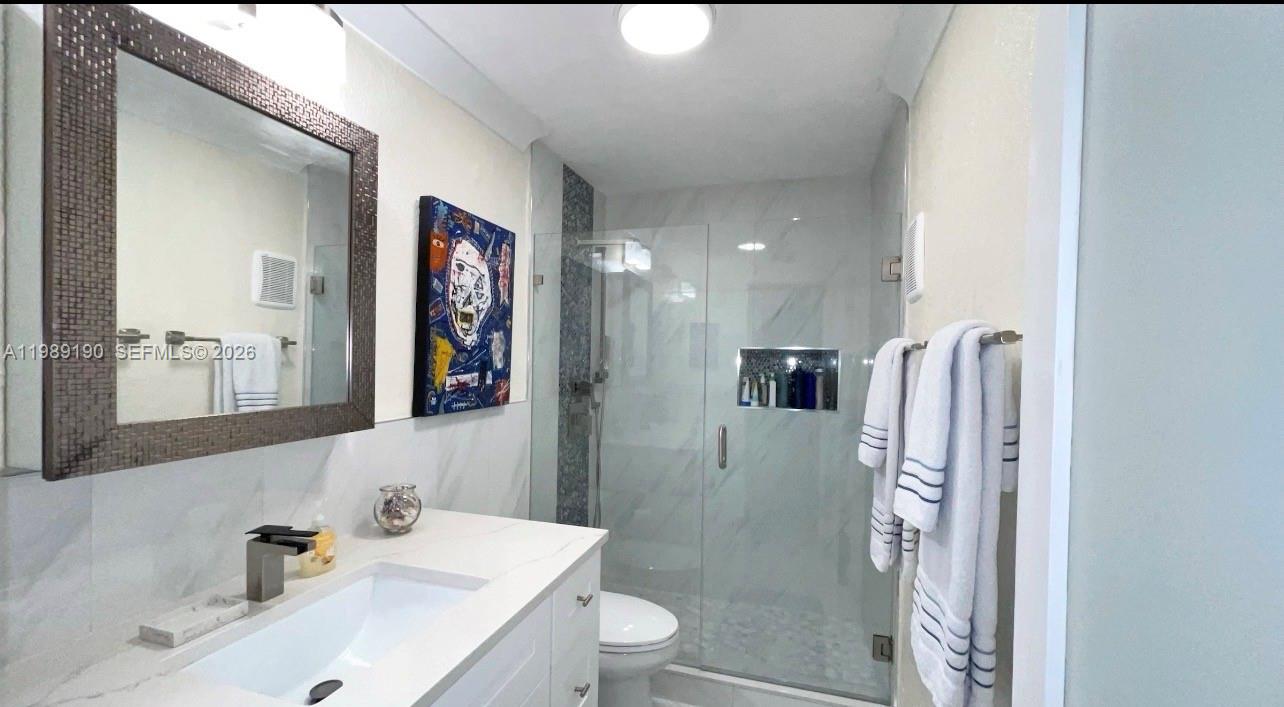 633 NE 2nd Ave # 5