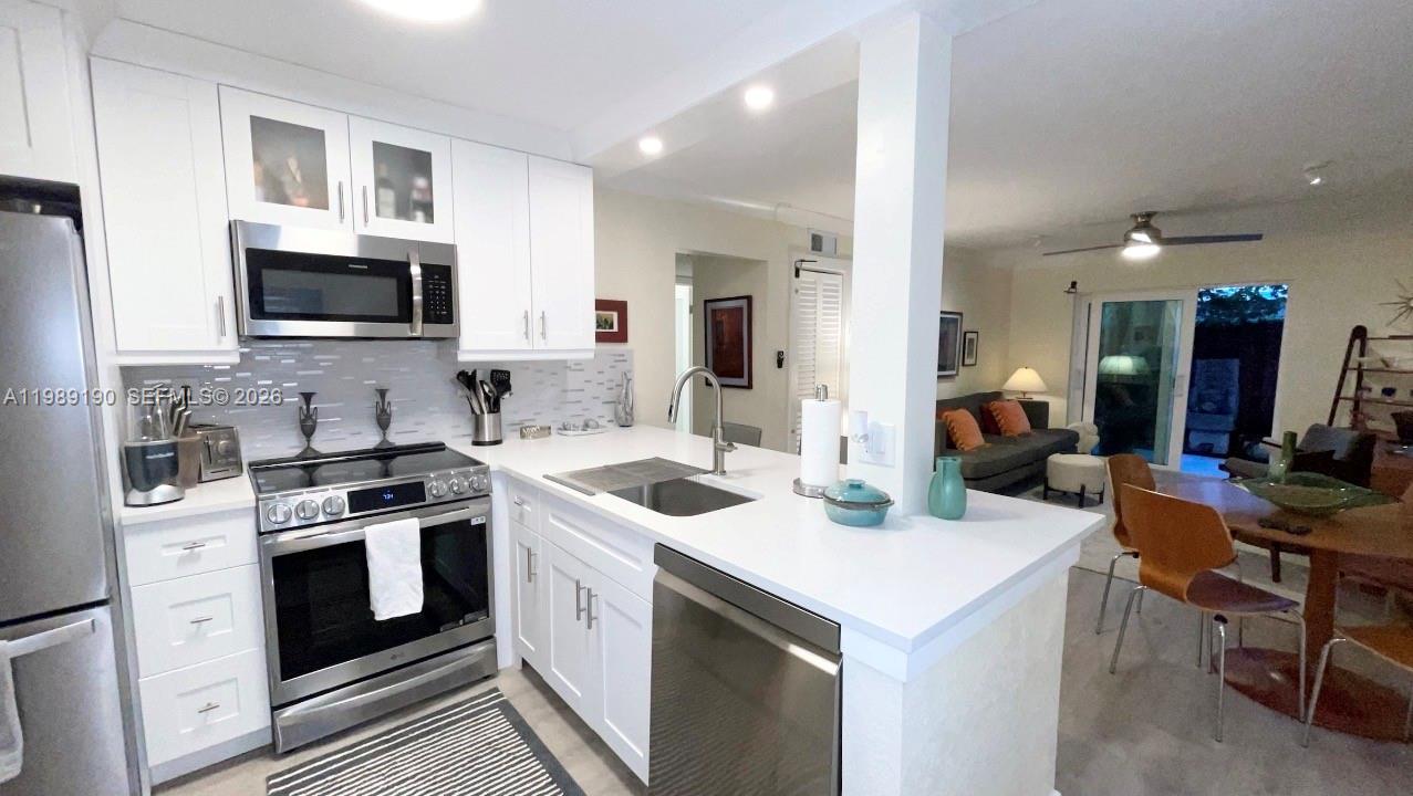 633 NE 2nd Ave # 5