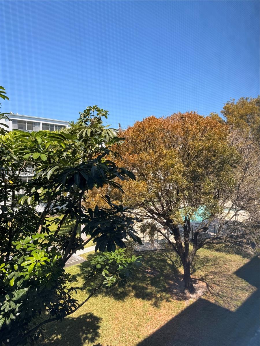 218 NE 12th Ave # 302