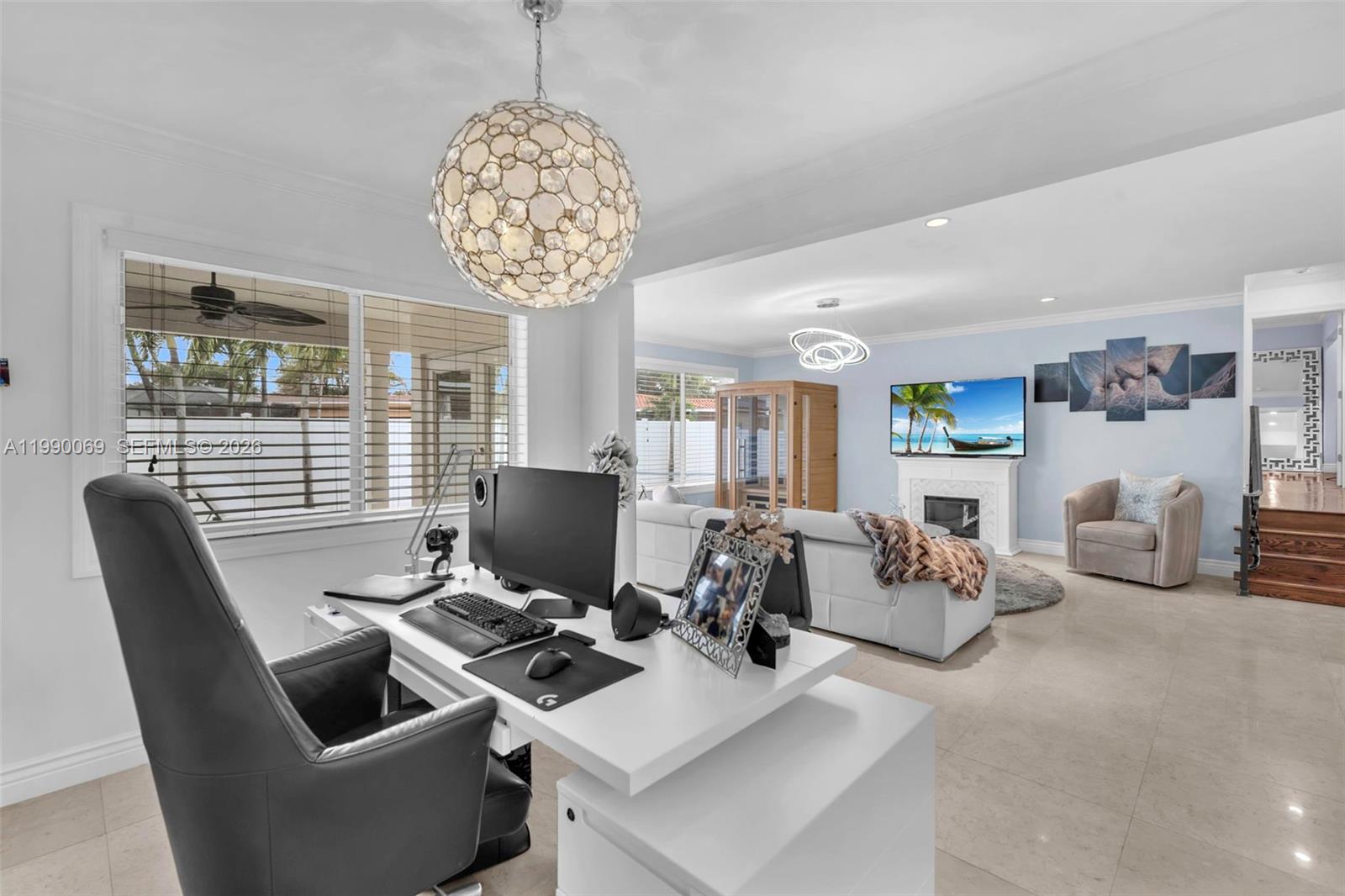 851 Bluebird Ave