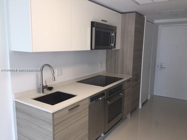 1300 Brickell Bay Dr # 2500