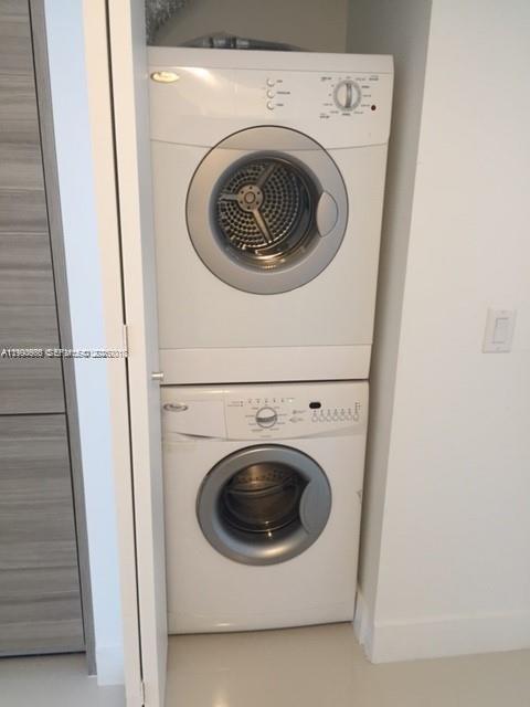 1300 Brickell Bay Dr # 2500