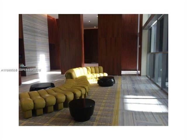 1300 Brickell Bay Dr # 2500