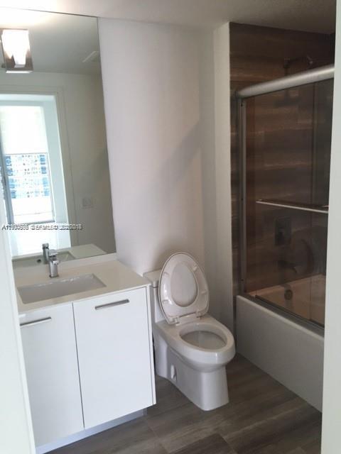 1300 Brickell Bay Dr # 2500