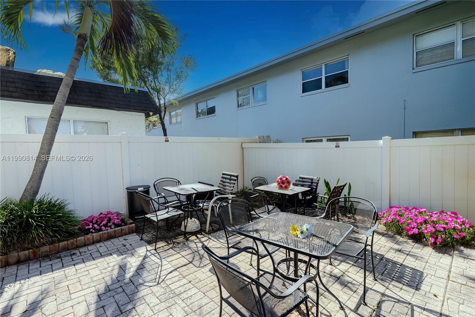 221 SE 9th Ave # 202