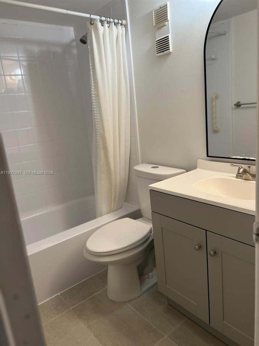 1811 Sabal Palm Dr # 403