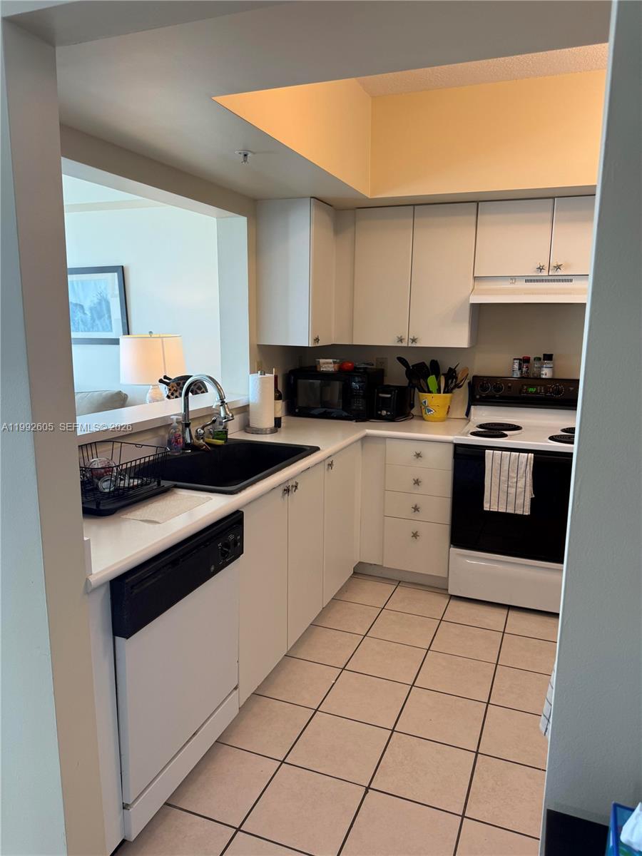 3020 NE 32nd Ave # 1125
