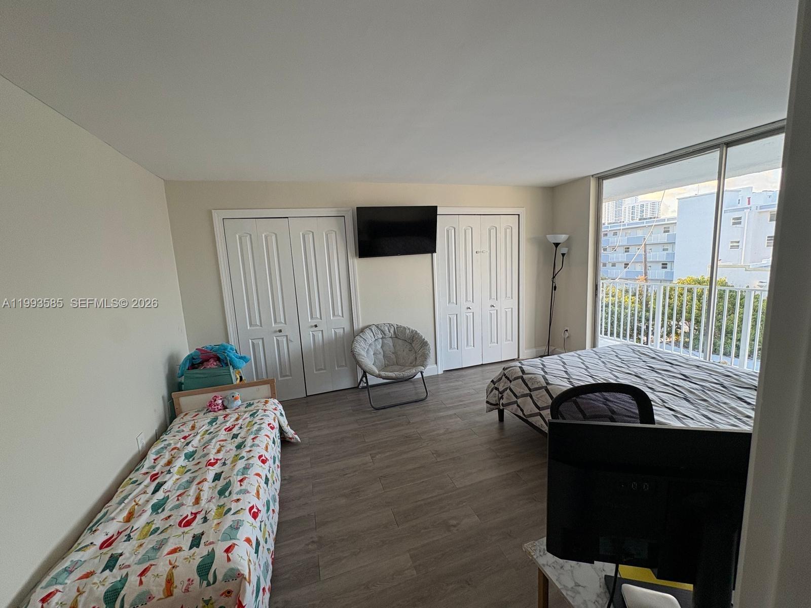 910 Michigan Ave # 505