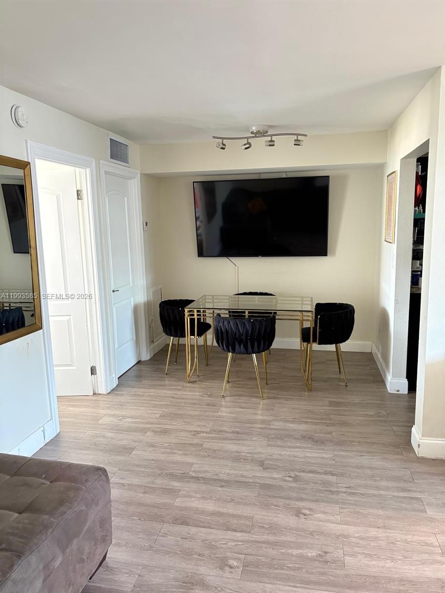 910 Michigan Ave # 505