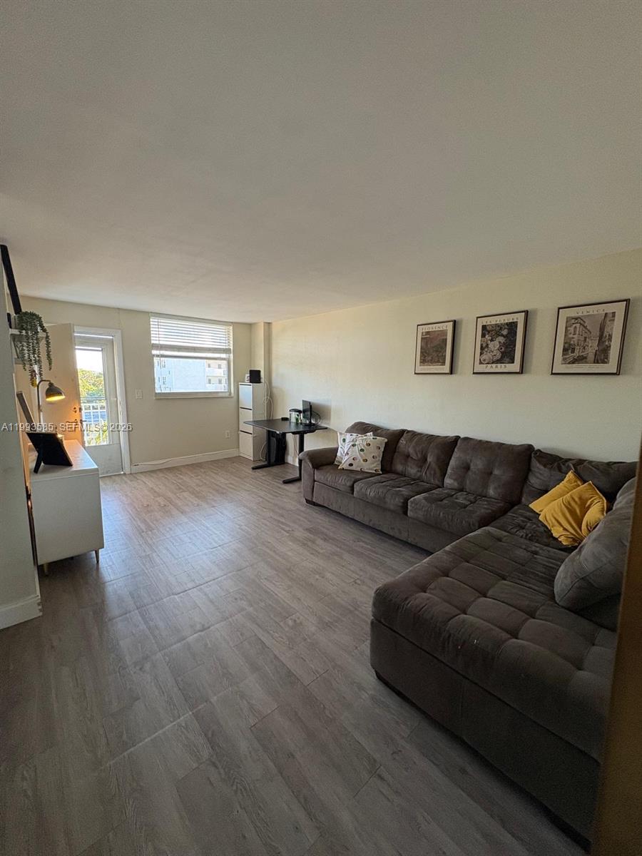 910 Michigan Ave # 505