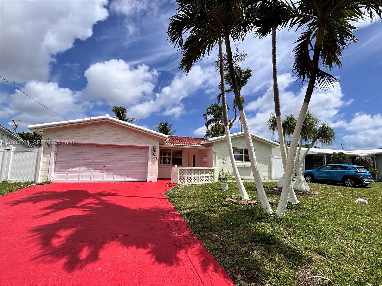 839 S Highland Dr Unit: Right