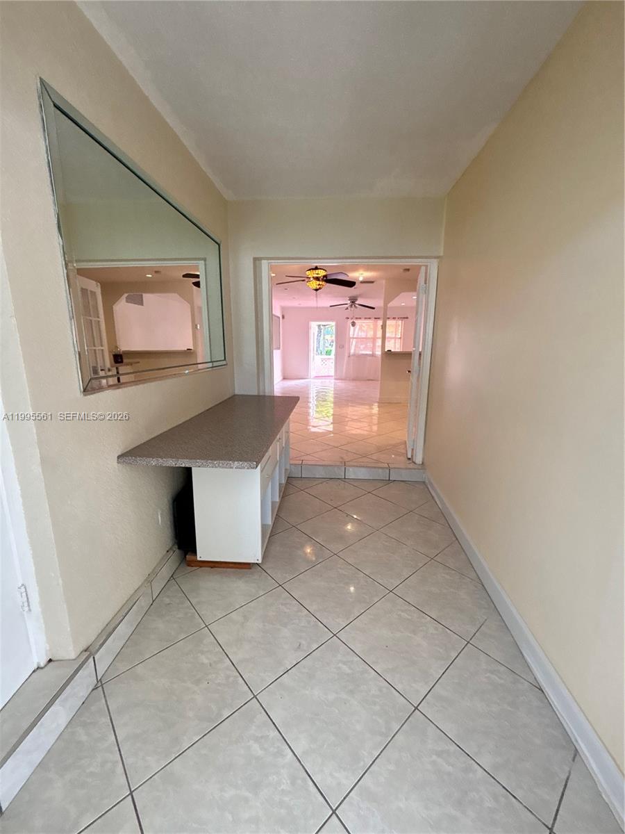 839 S Highland Dr Unit: Right