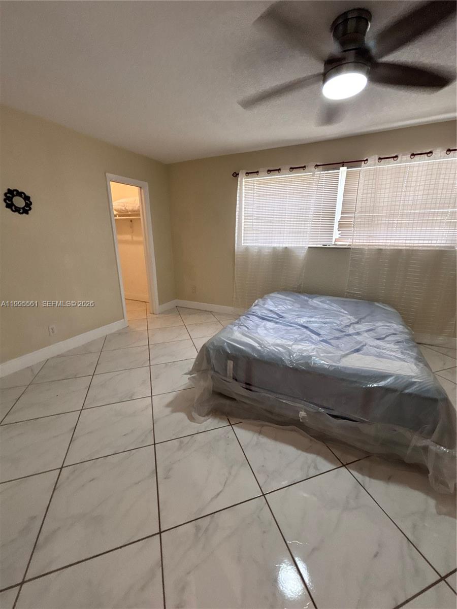 839 S Highland Dr Unit: Right