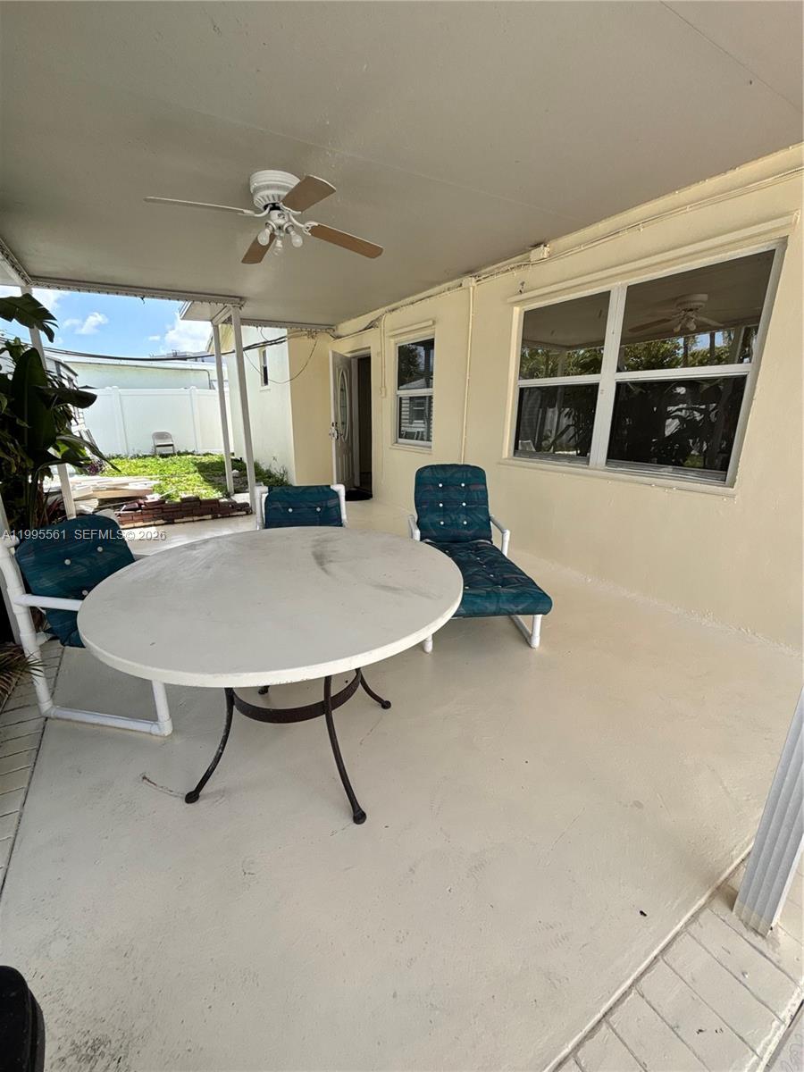 839 S Highland Dr Unit: Right