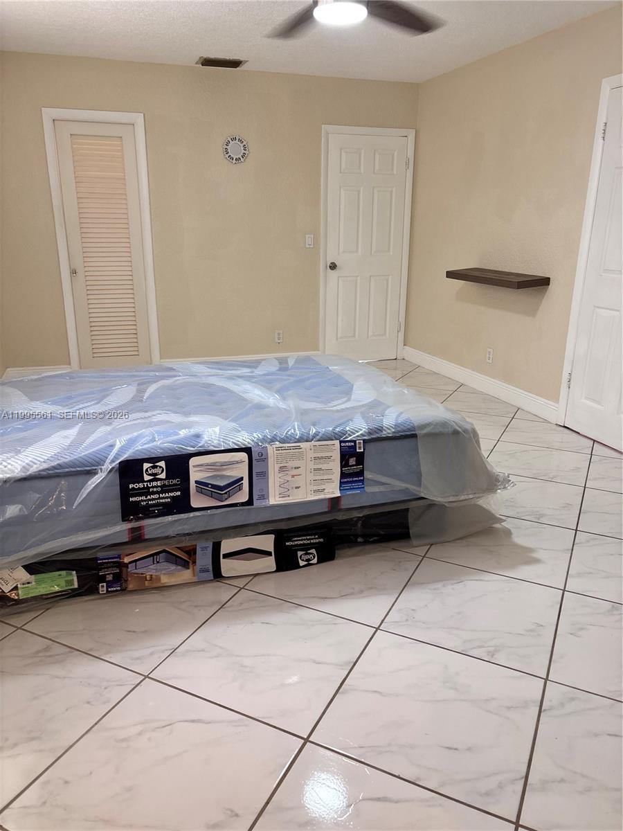 839 S Highland Dr Unit: Right