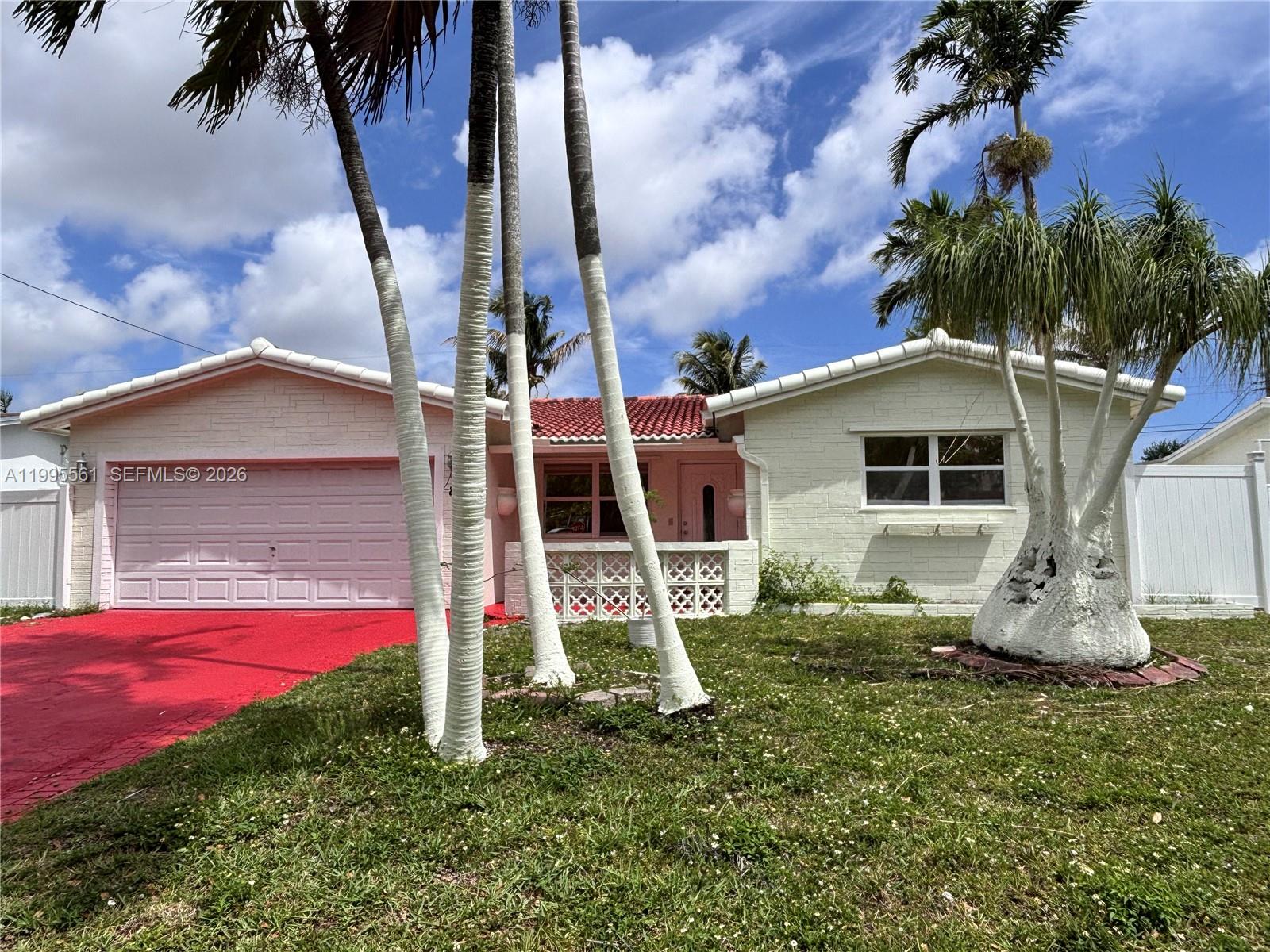 839 S Highland Dr Unit: Right