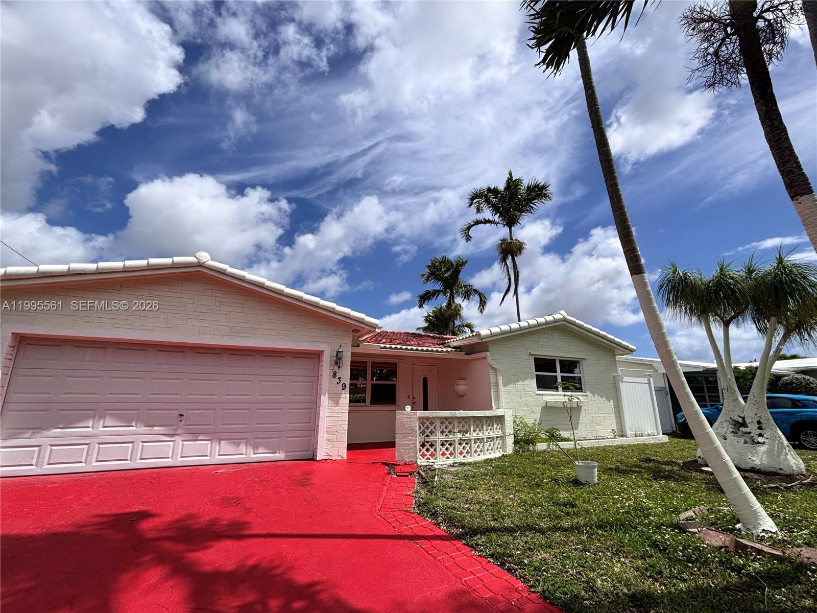 839 S Highland Dr Unit: Right