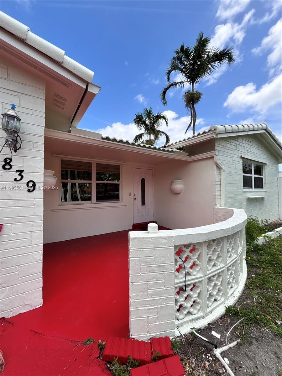839 S Highland Dr Unit: Right