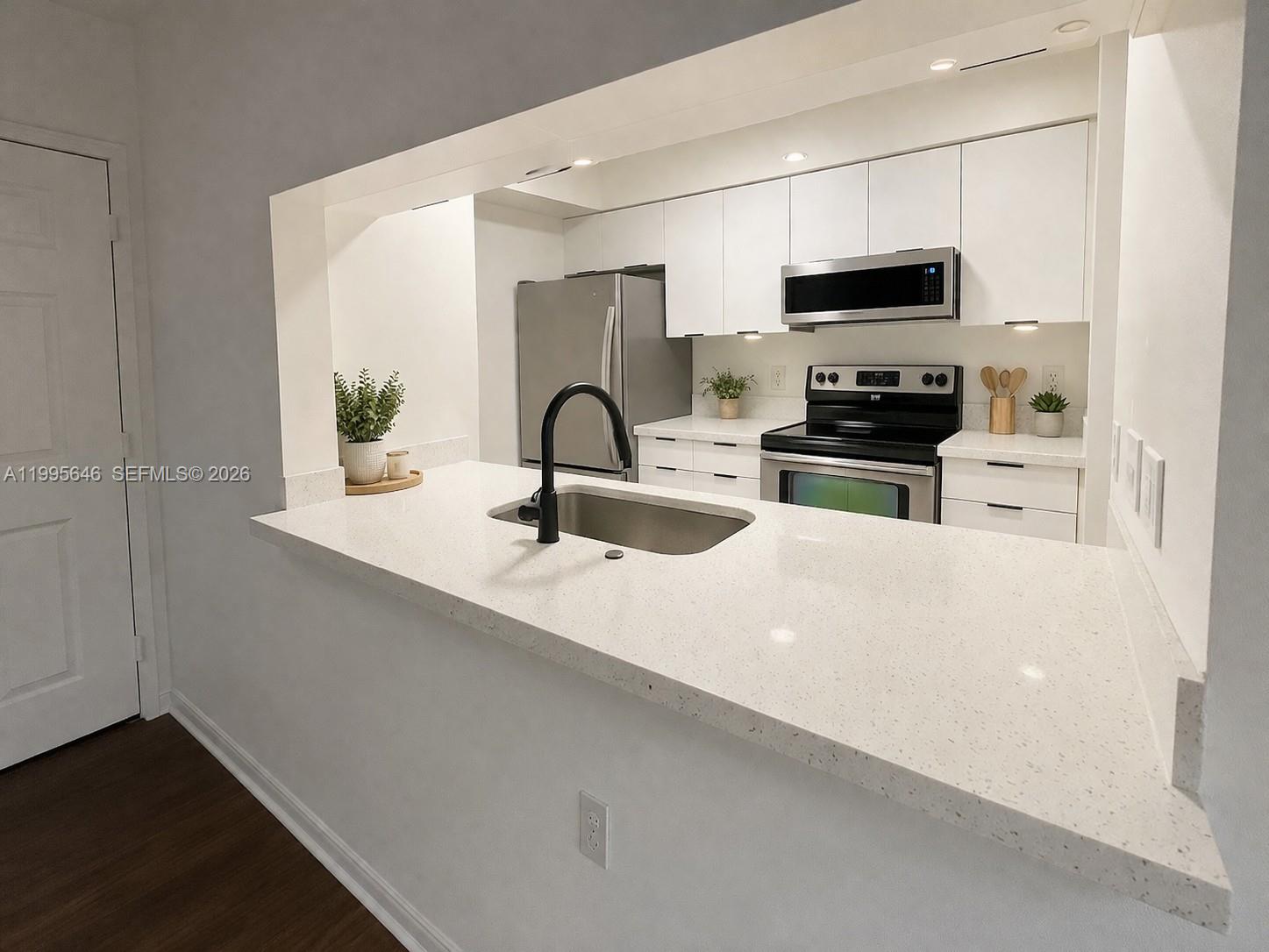 12124 Saint Andrews Pl # 305