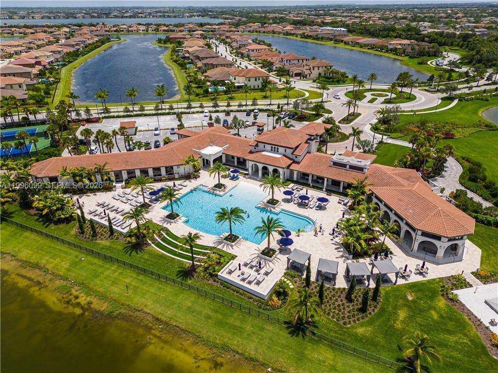 9150 Parkland Bay Dr