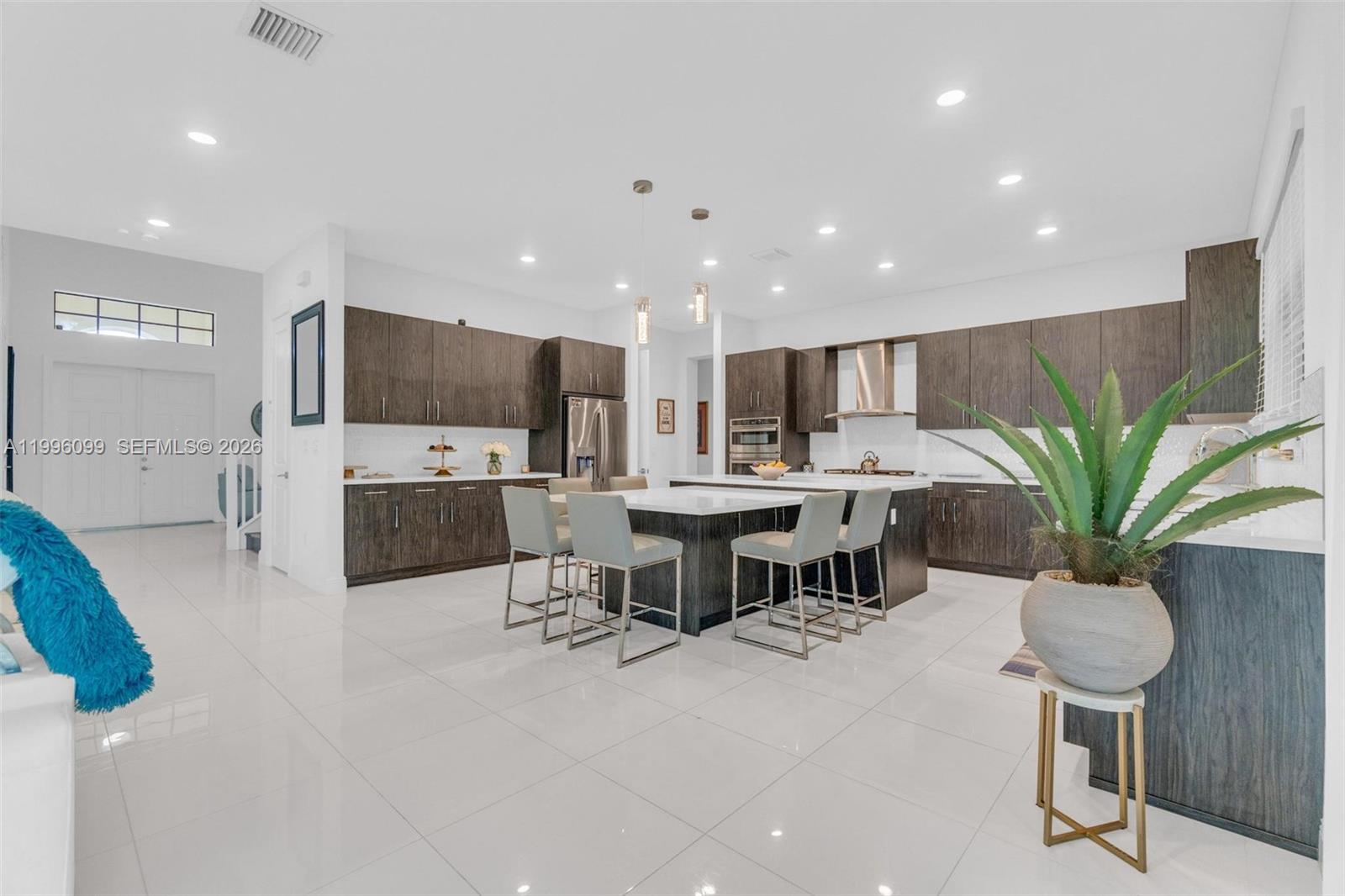 9150 Parkland Bay Dr
