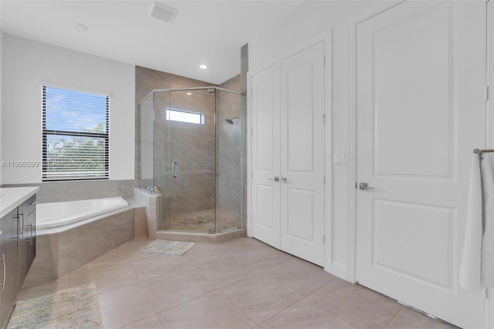9150 Parkland Bay Dr