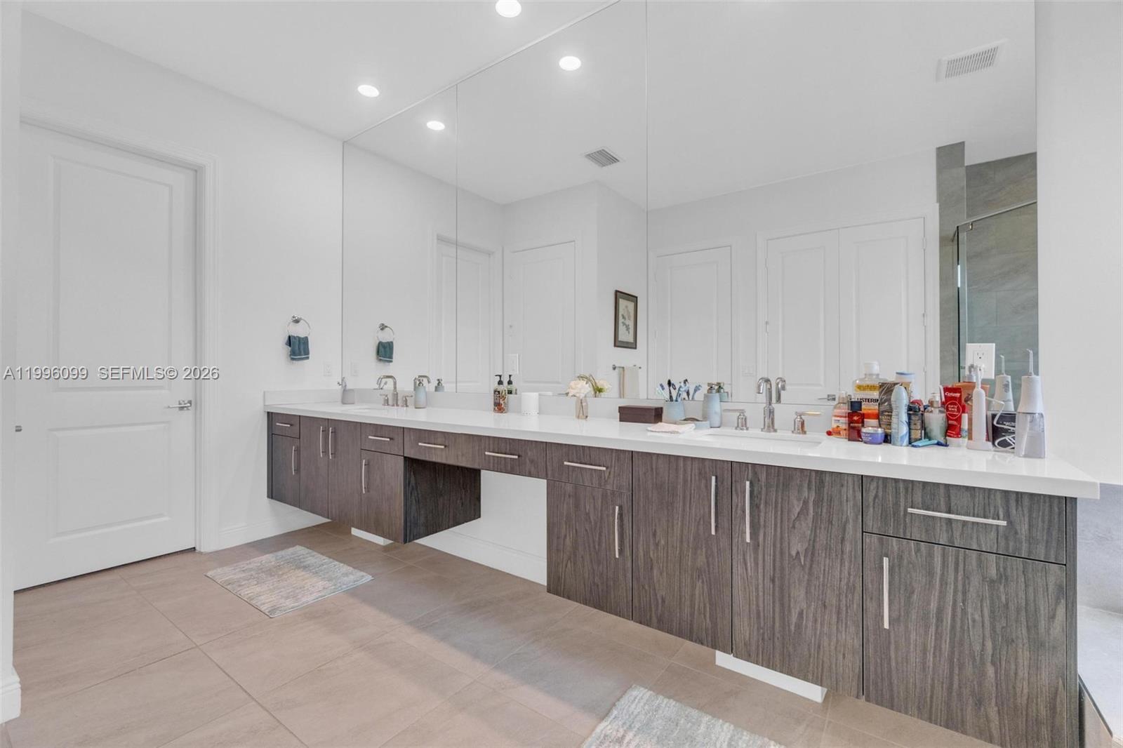 9150 Parkland Bay Dr