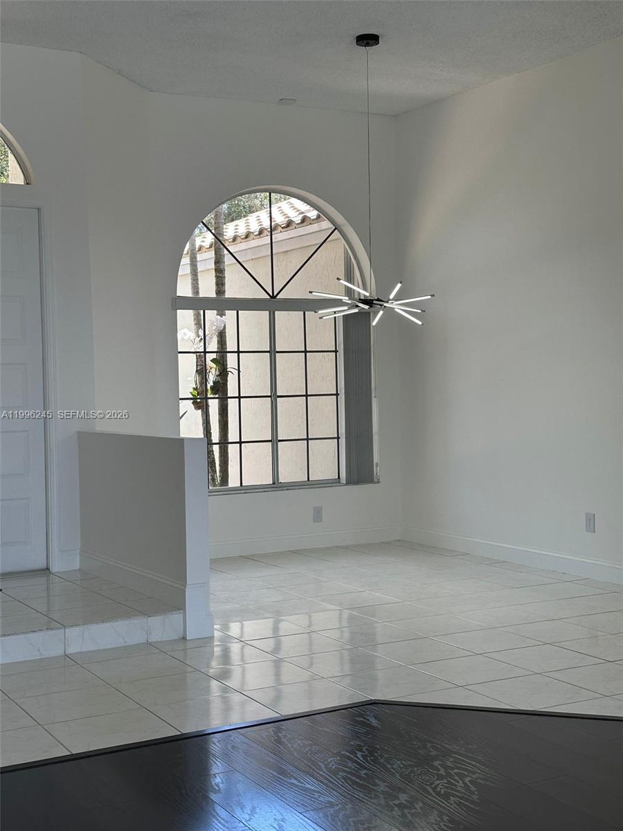3066 Lakewood Cir