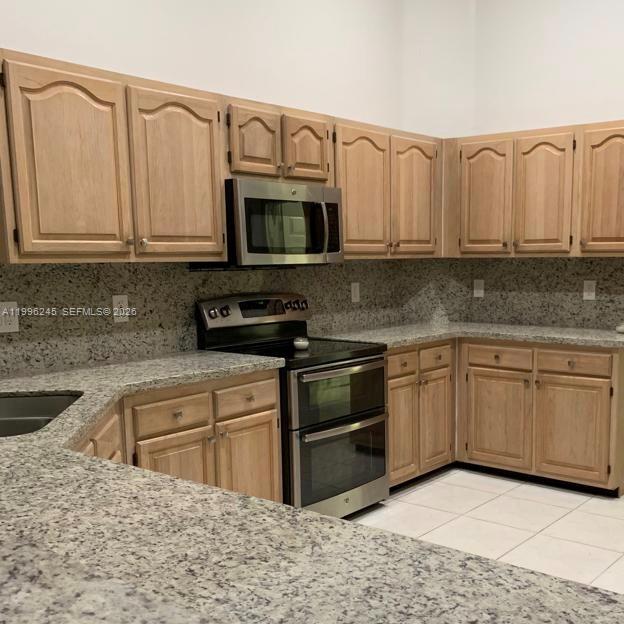 3066 Lakewood Cir