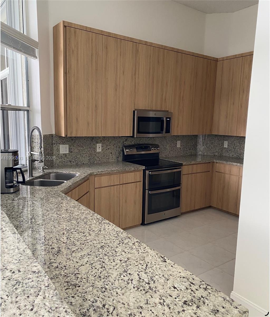 3066 Lakewood Cir # 3066