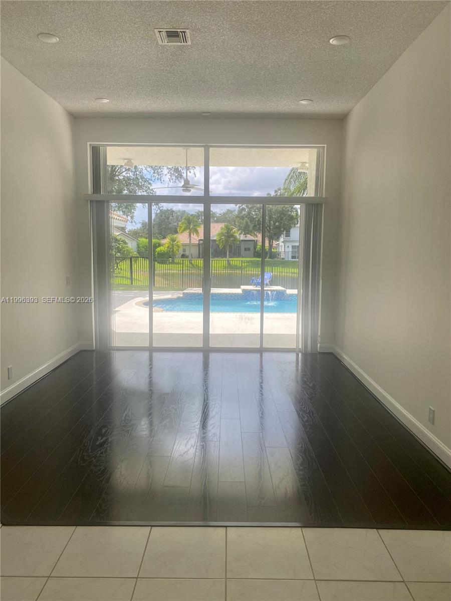 3066 Lakewood Cir # 3066