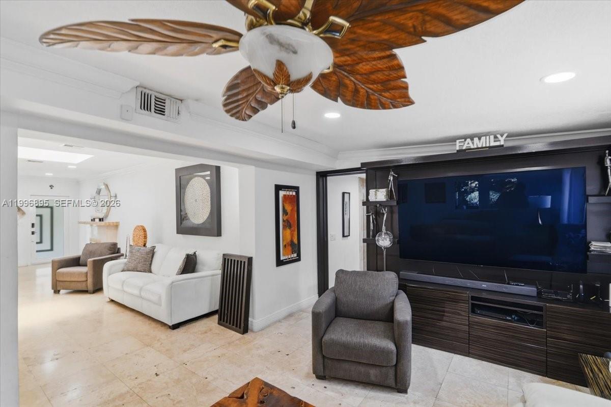 6133 SW 44th Ter