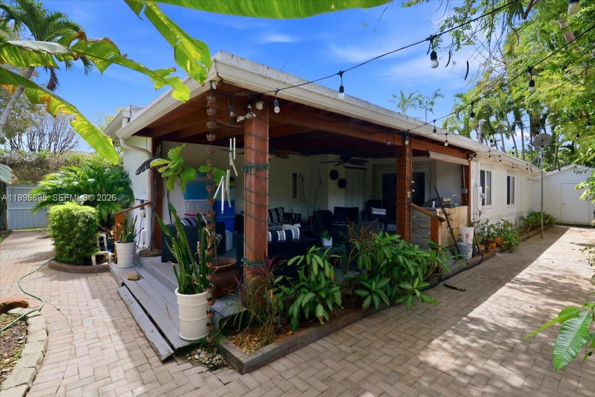 6133 SW 44th Ter