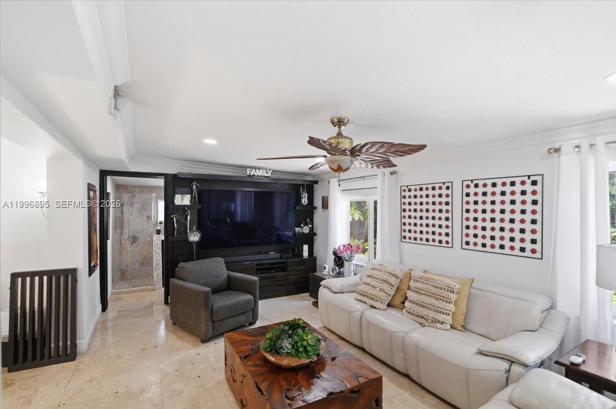 6133 SW 44th Ter