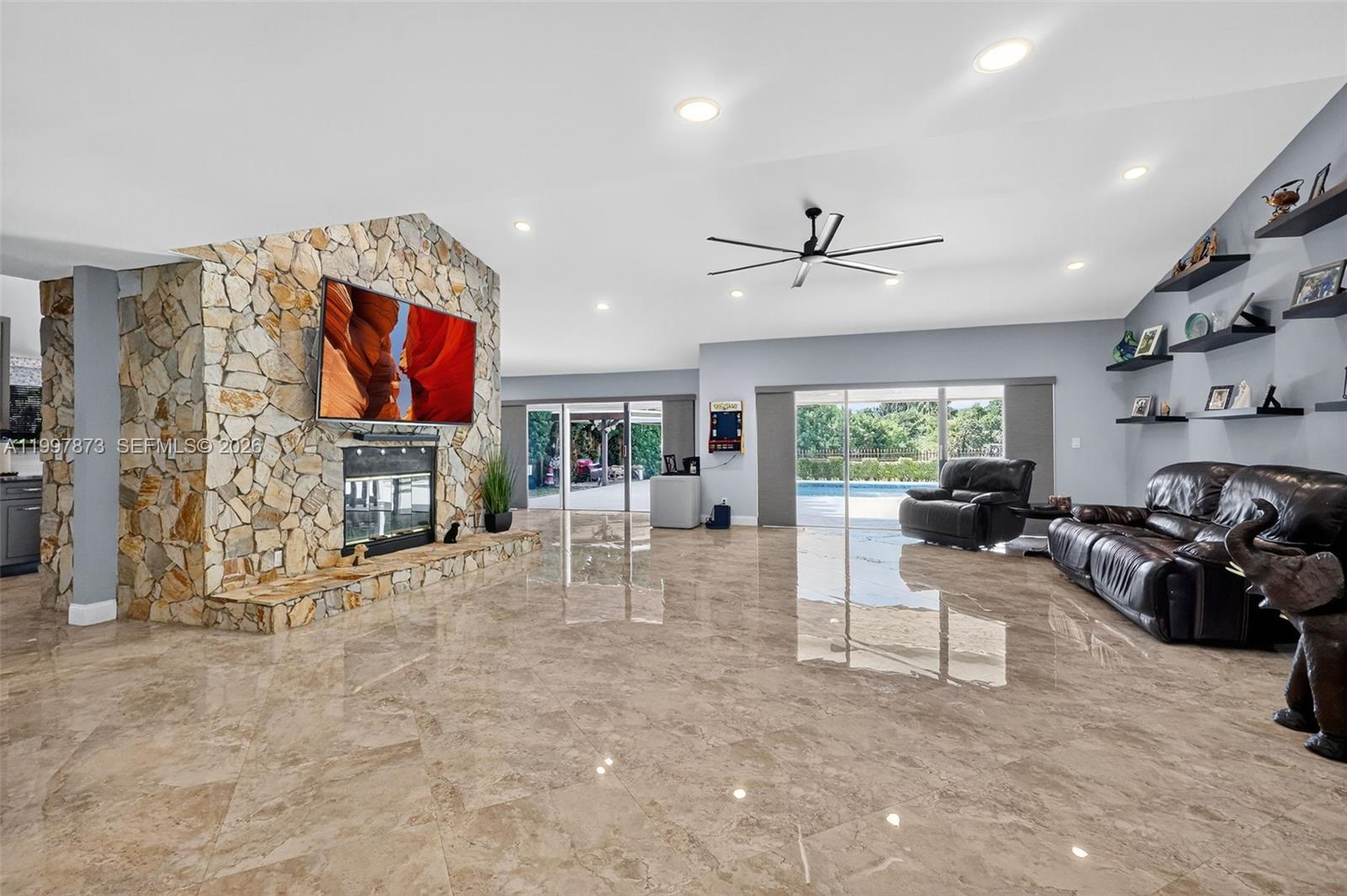 8860 SW 49th Ct