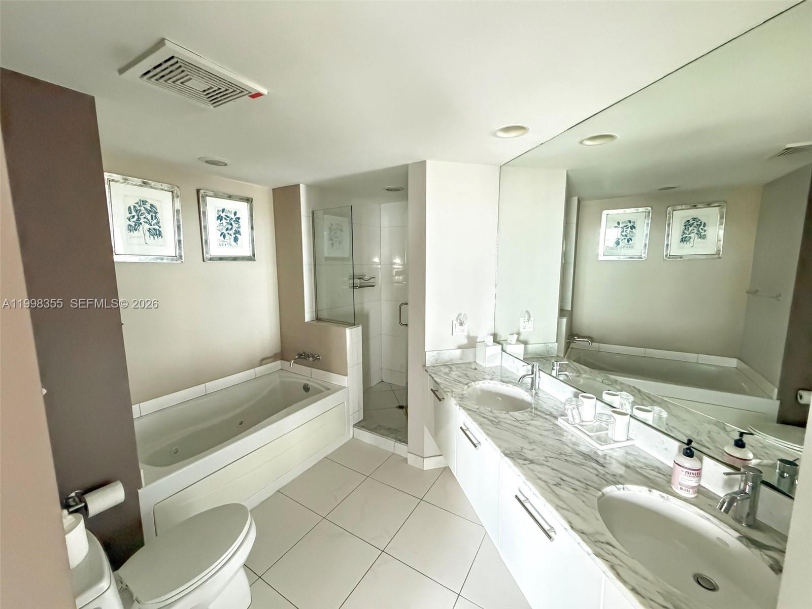 500 Brickell Ave # 3001