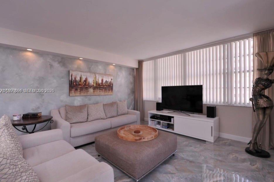 18041 Biscayne Blvd # 1104