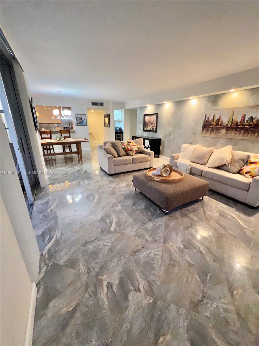 18041 Biscayne Blvd # 1104