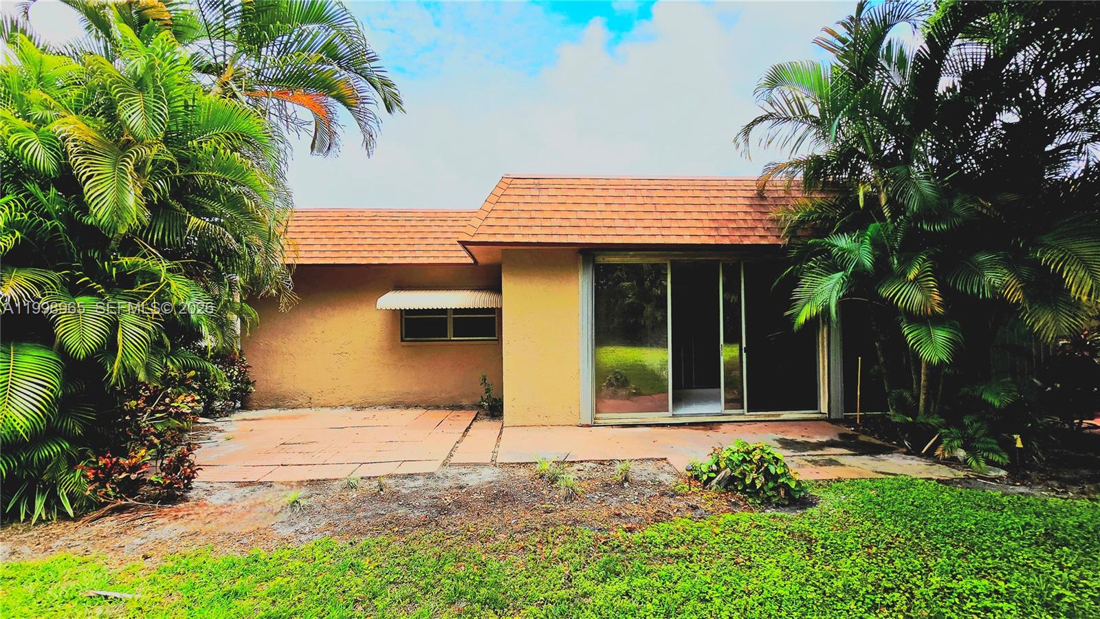 1912 Palmland Dr # 3