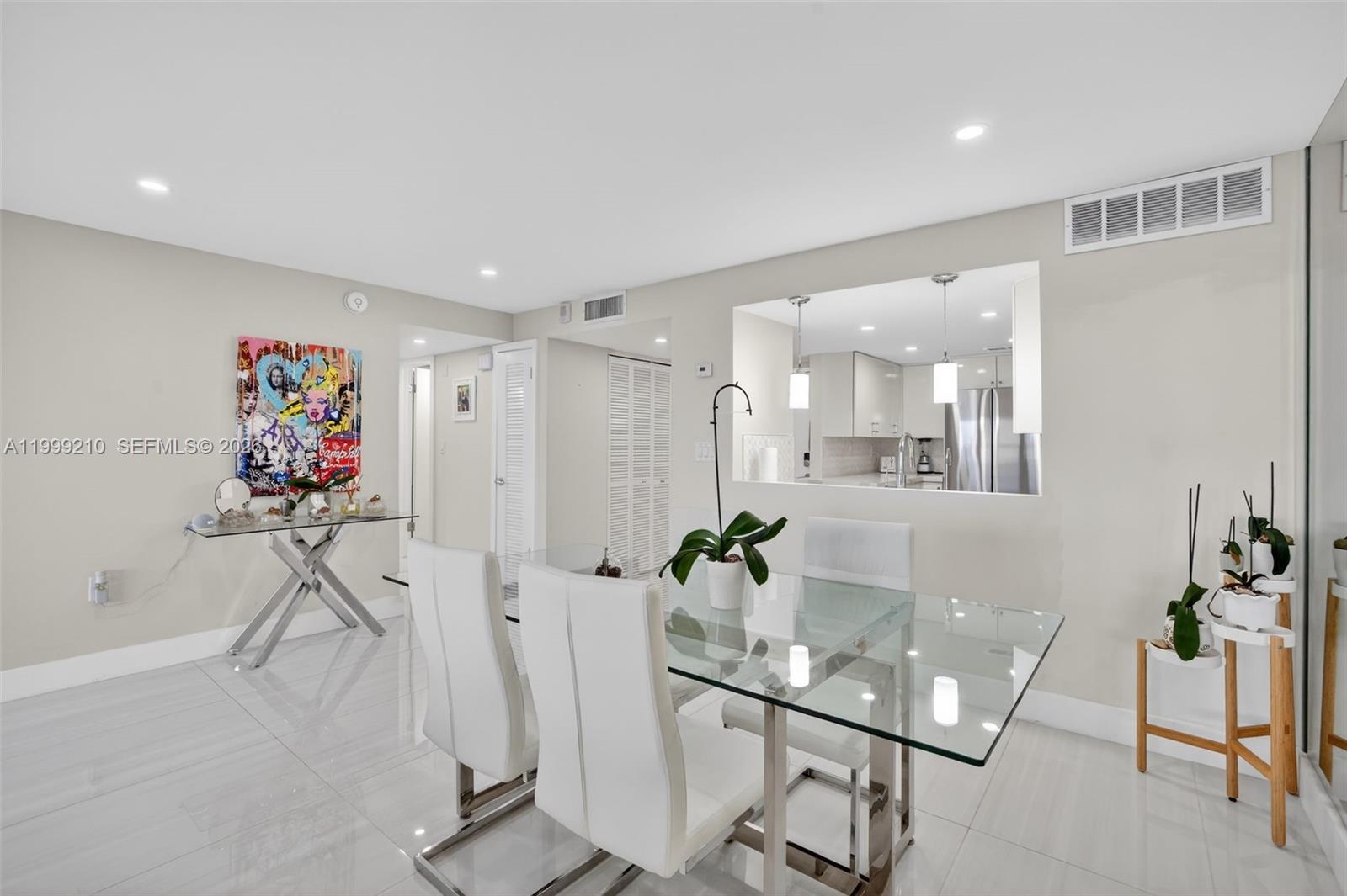 3000 E Sunrise Blvd # 14C