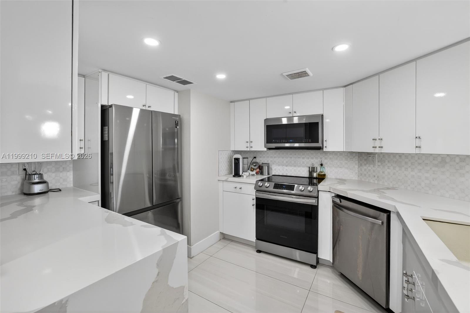 3000 E Sunrise Blvd # 14C