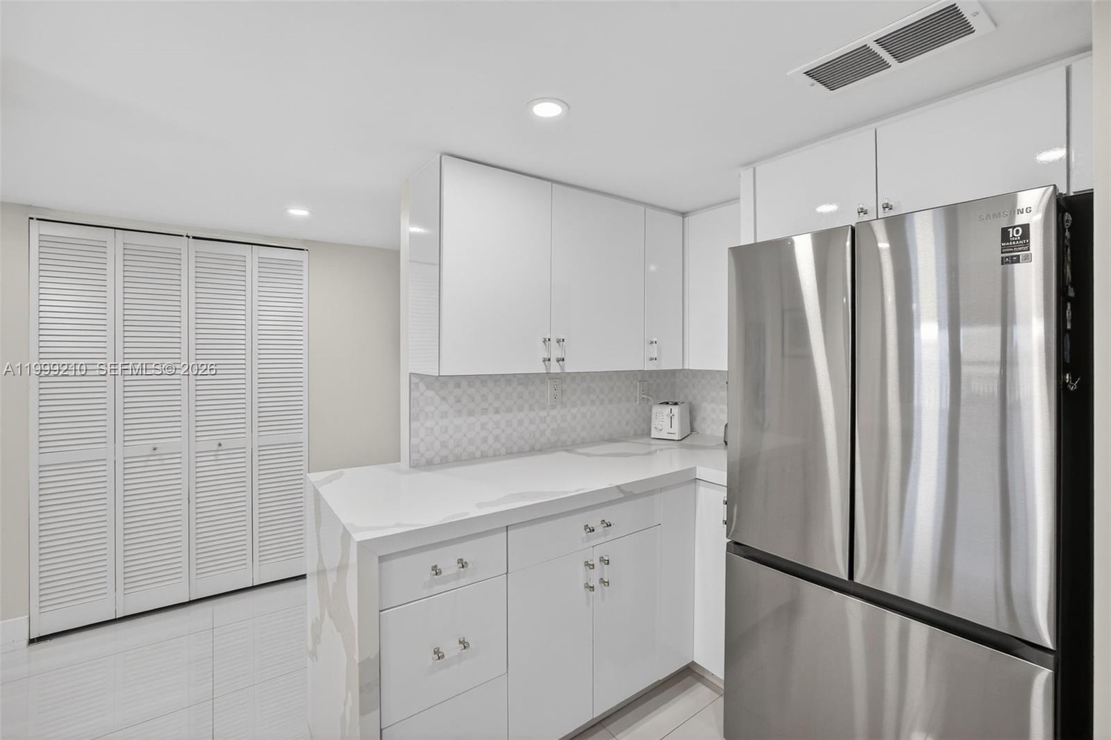 3000 E Sunrise Blvd # 14C