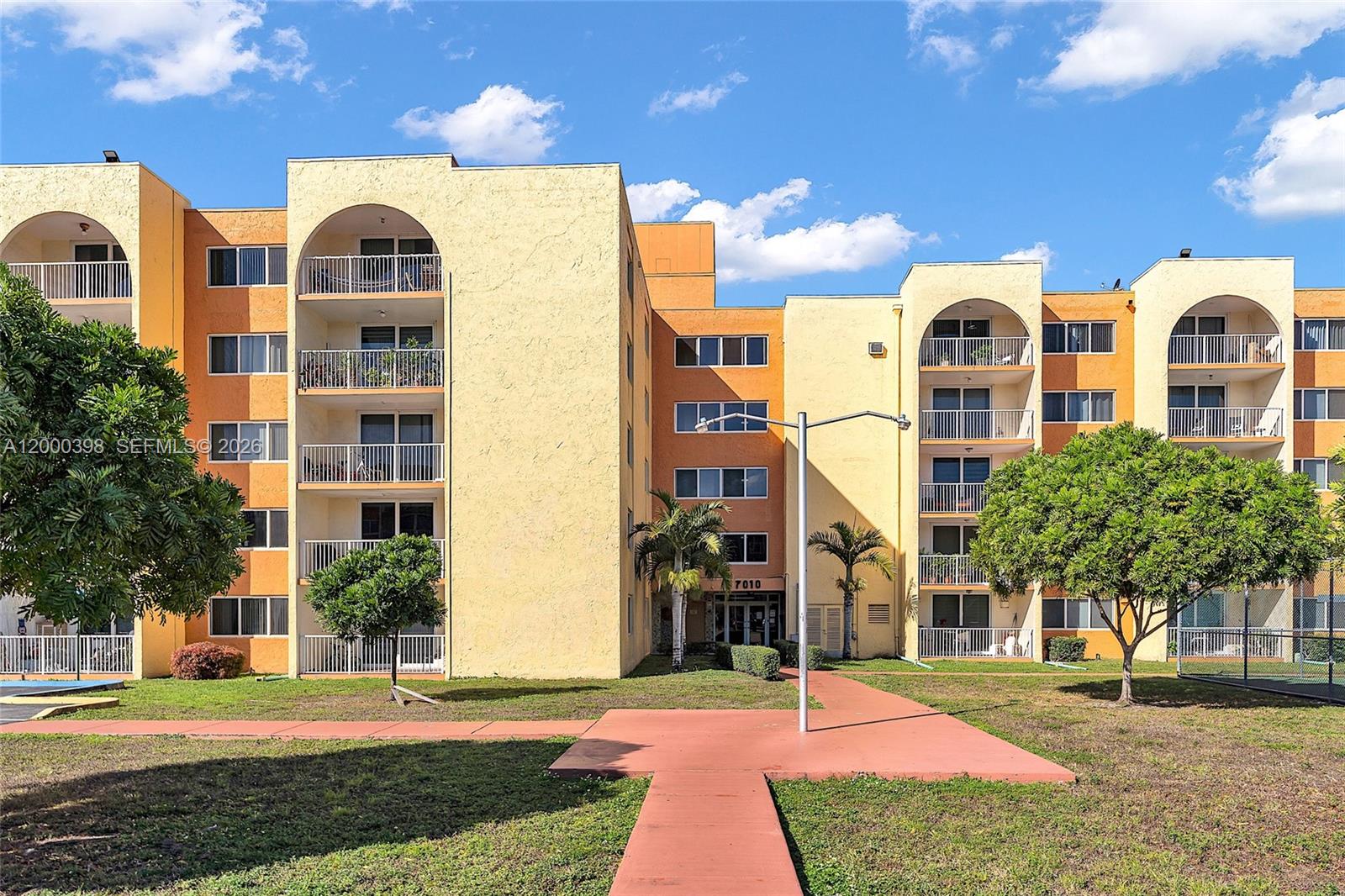 7010 NW 186th St # 409 Unit: 5-409
