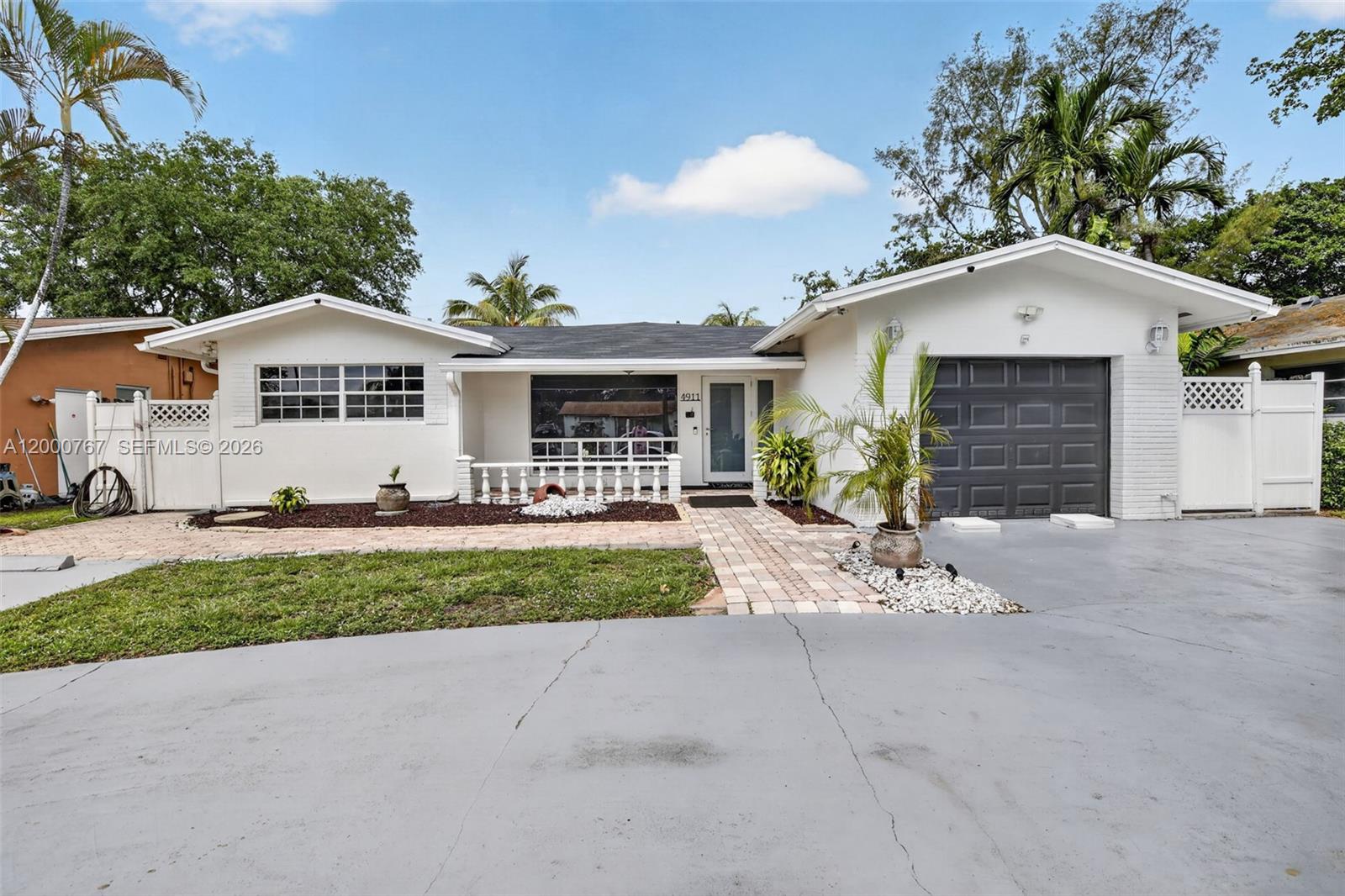 4911 SW 29th Ter