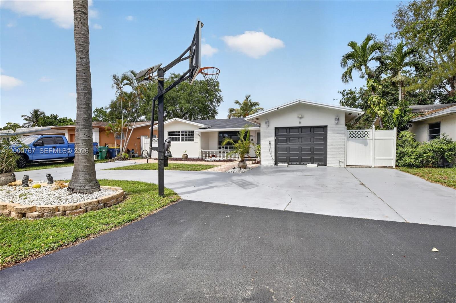 4911 SW 29th Ter