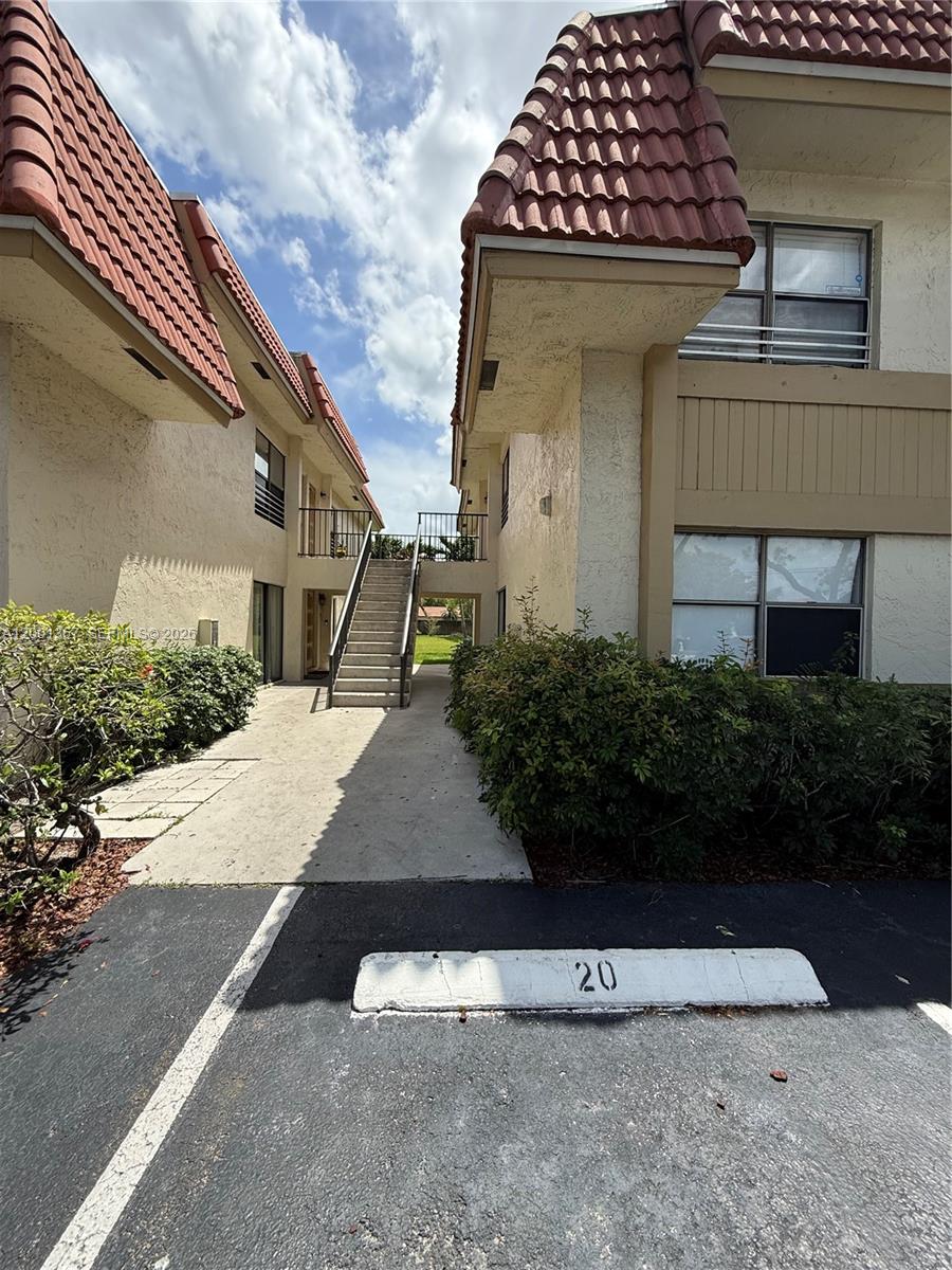 11120 Royal Palm Blvd # 10 Unit: 4-10