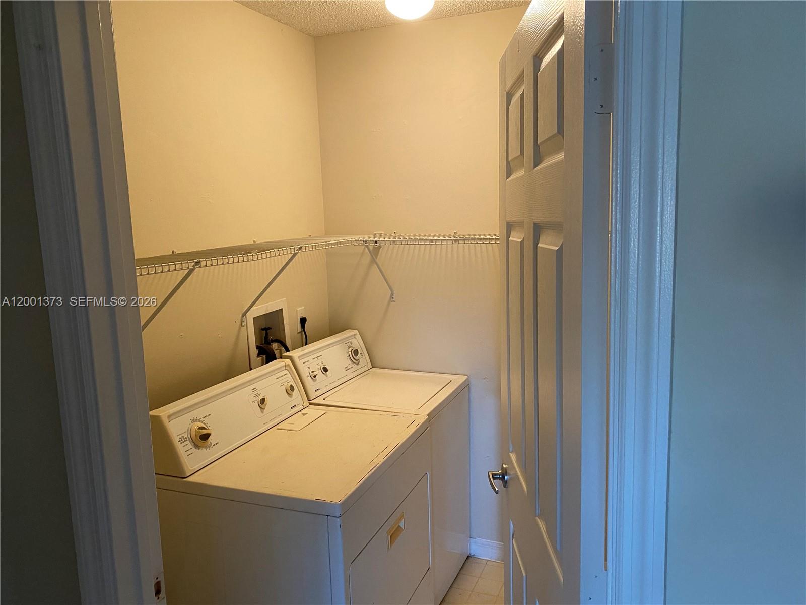 9645 nw 1st ct # 302 Unit: 1-302