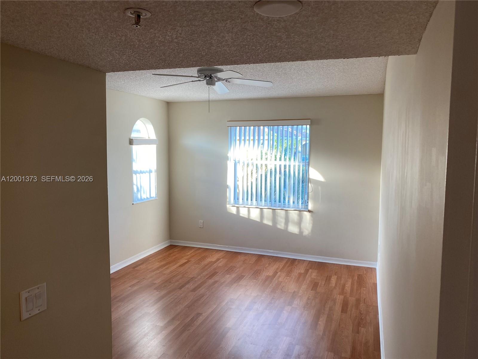 9645 nw 1st ct # 302 Unit: 1-302